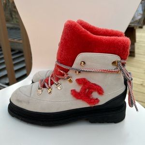 Off-white suede & pink fur boots || size 8